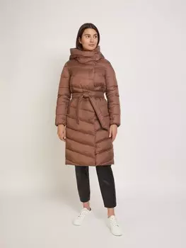 Утеплённое пальто с капюшоном и поясом