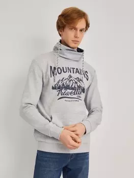 Утеплённый худи прямого кроя с воротником-хомутом и принтом