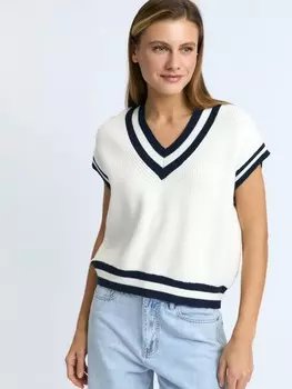 Вязаный жилет без рукавов с контрастным узором