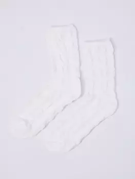 Высокие носки с фактурным узором