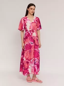 Ярусное платье длины макси с вырезом