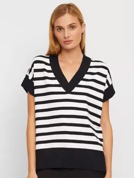 Жилет объёмного силуэта из вязаного трикотажа с узором в полоску