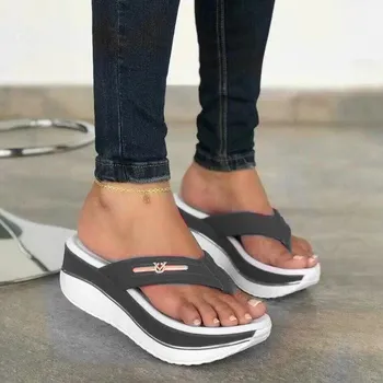 Fashion 2024 Large Slope Heel Thick Bottom Cool Tug Women s Summer European and American New Pinch Toe Herringbone Tug Outdoor Leisure 35 красный