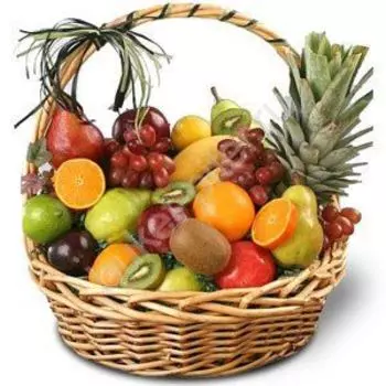 Фруктовая корзина (виноград, ананас, апельсины и др)