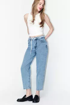 Джинсы mom fit укороченные с высокой посадкой