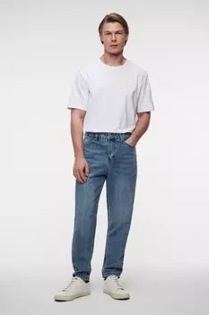 Джинсы tapered зауженные со средней посадкой