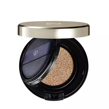 CL DE PEAU BEAUT Тональный кушон с эффектом сияния