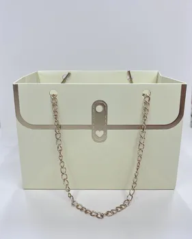 Trendy Brand Rectangular Handbag: Fresh Flower Gift Box & Creative Bouquet Perfume Bag.