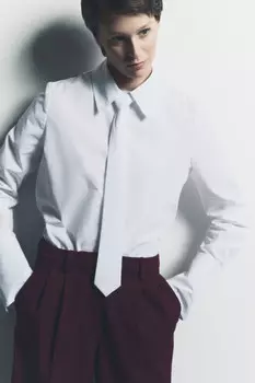 Рубашка oversize с однотонным галстуком