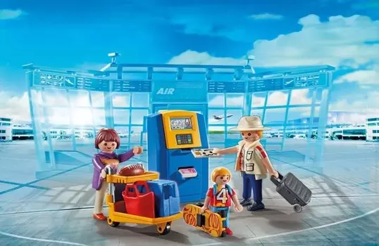 Игровой набор - Городской Аэропорт: Семья на регистрации