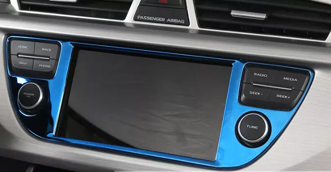 Декоративная накладка на панель управления медиа для Geely Atlas 2018 -