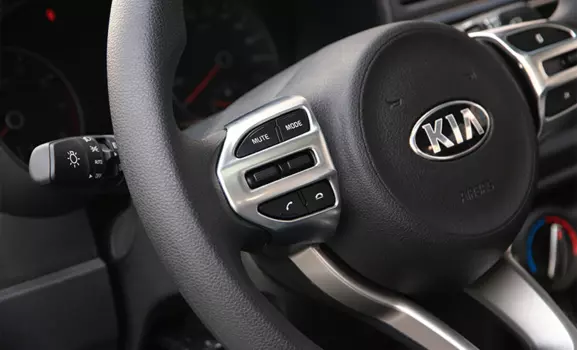 Декоративные накладки на кнопки руля для KIA RIO 2017 -