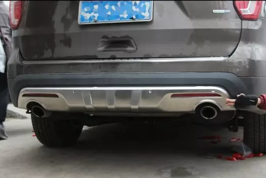 Декоративные накладки на нижние края бампера для Ford Explorer 2015-