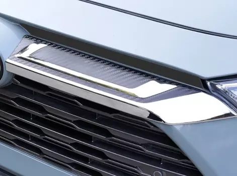 Декоративные накладки на радиатор Toyota RAV4 2019-