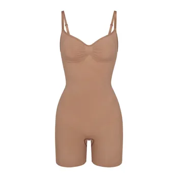 Боди до средины бедра SKIMS Seamless Sculpt, цвет Sienna