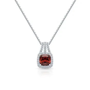 Серебряное шейное украшение с фианитами