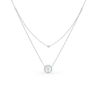 Серебряное шейное украшение с фианитами