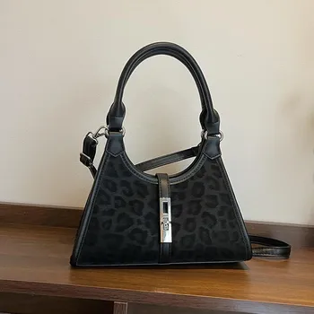 Niche design bucket bag hand carry messenger bag women s new trendy versatile high-end small bag хаки