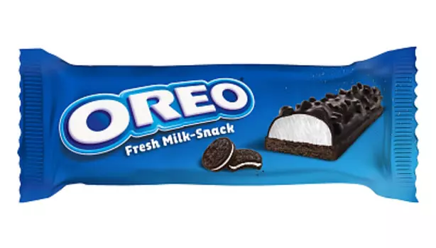 Пирожное бисквитное с молочной начинкой и кусочками печенья Oreo