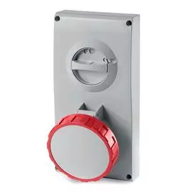 Розетка панельная с наклоном DKC DIS4056386 с механической блокировкой и верхним размещением разъема. 63А, 3P+E, "Quadro"