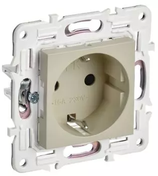 Розетка с заземлением IEK SK-R14-16-K10 SKANDY с защитными шторками 16А SK-R04B Бежевый
