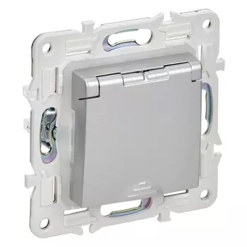 Розетка с заземлением с крышкой IEK SK-R16-16-44-K23 SKANDY с защитными шторками 16А IP44 SK-R11S Серебряный