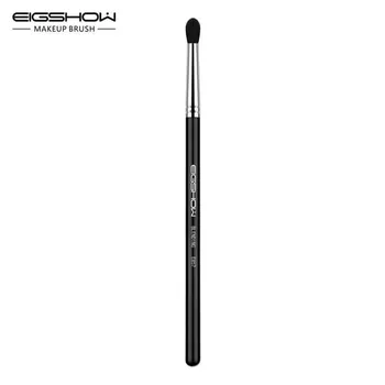Кисть для растушевки теней. Eigshow Beauty E857