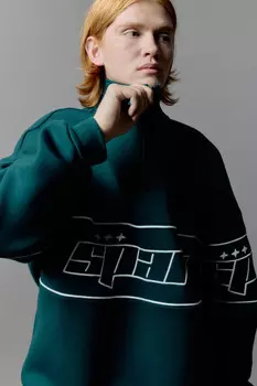 Толстовка half zip с вышитой надписью
