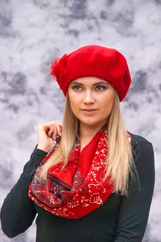 Шапка женская из трикотажа