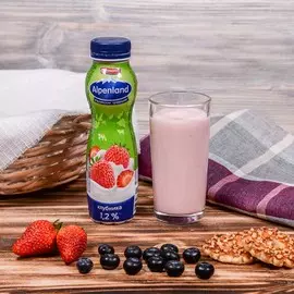 Питьевой йогурт Alpenland клубника 1,2% 290г