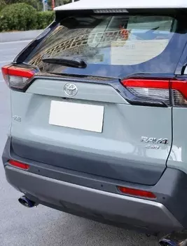 Накладка на дверь багажника черная Toyota RAV4 2019-
