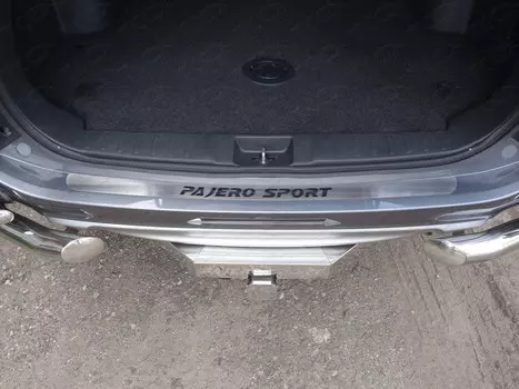 Накладка на задний бампер (лист шлифованный надпись Pajero Sport) Компания ТСС MITPASPOR16-08 Mitsubishi Pajero Sport 2016-