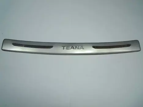 Накладка на задний бампер (нержавеющая сталь, с логотипом) JMT 24561 Nissan Teana 2014 - 2016