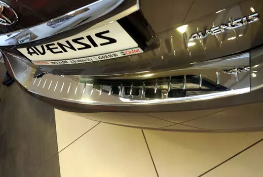 Накладка на задний бампер (с загибом, нержавеющая сталь) Croni FO08SZ1P Ford Focus III 2011 - 2014