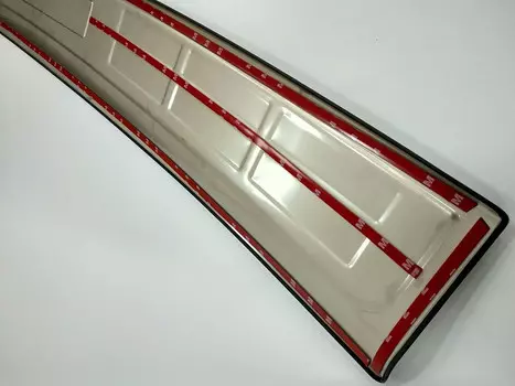 Накладка на задний бампер V2 (нержавеющая сталь) JMT 82038 Toyota Land Cruiser J200 2007 -