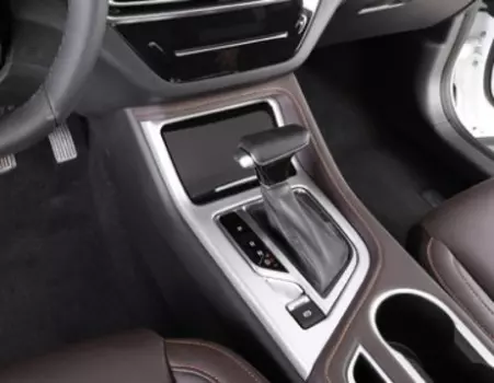 Накладка на коробку передач (серебряный) Changan CS35 Plus 2019-
