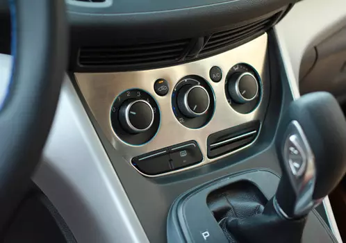 Накладка на блок управления климатом Ford Kuga 2012 -