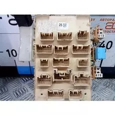 Блок предохранителей Toyota Yaris