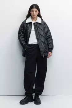 Куртка-бомбер oversize из искусственной кожи с меховым воротником