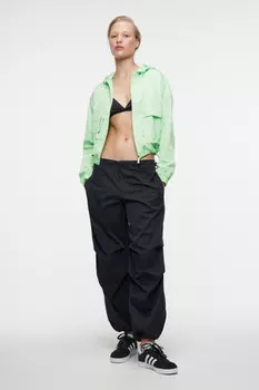 Куртка-ветровка oversize укороченная с капюшоном
