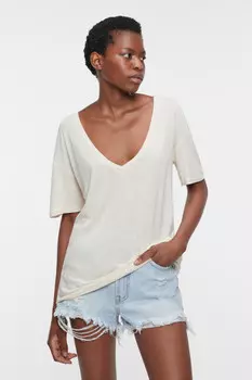 Футболка oversize льняная с V-образным вырезом