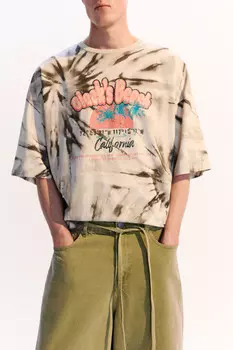 Футболка oversize с эффектом тай-дай и принтом