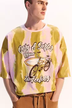 Футболка oversize с эффектом тай-дай и принтом