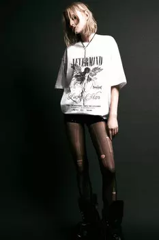 Футболка oversize с принтом в стиле гранж