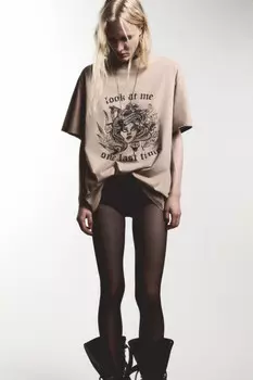 Футболка oversize с принтом в стиле гранж