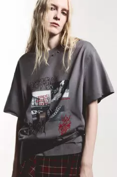 Футболка oversize с принтом в стиле гранж