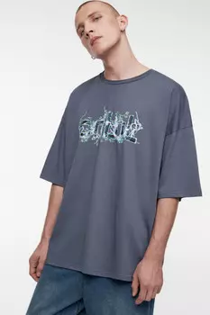 Футболка oversize с принтом в стиле метаверс