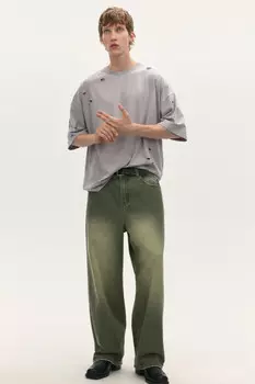 Футболка oversize с рваными элементами