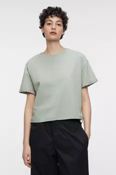 Футболка oversize укороченная с подвернутыми рукавами
