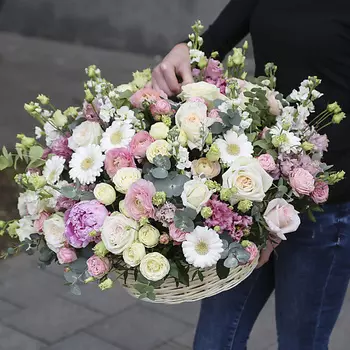 FLORPRO Корзина с цветами «Эммануэль»